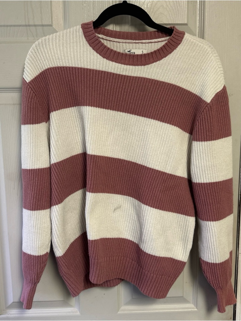 Hollister Wide-Striped Crewneck Sweater in Mauve and White